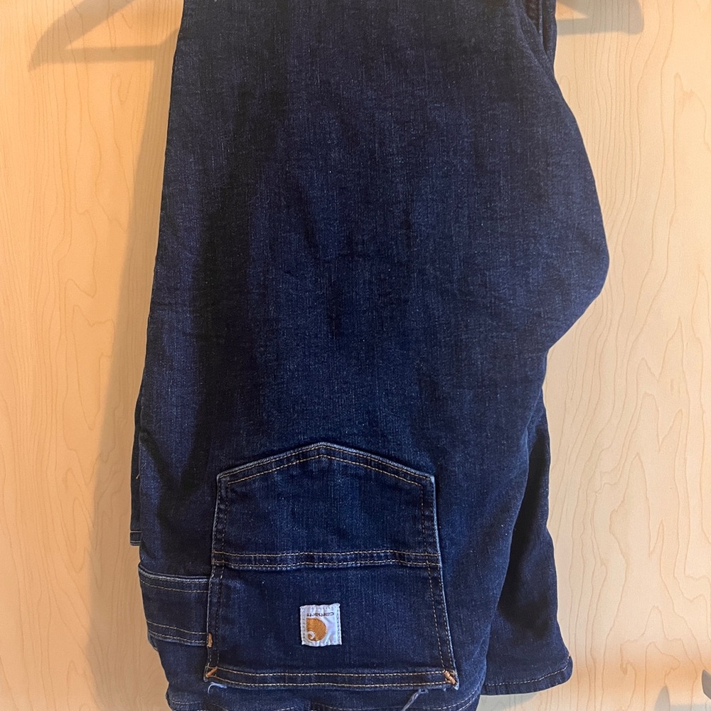 Carhartt Women’s Dark Blue fleece lined Relaxed Jeans size 16-like new.